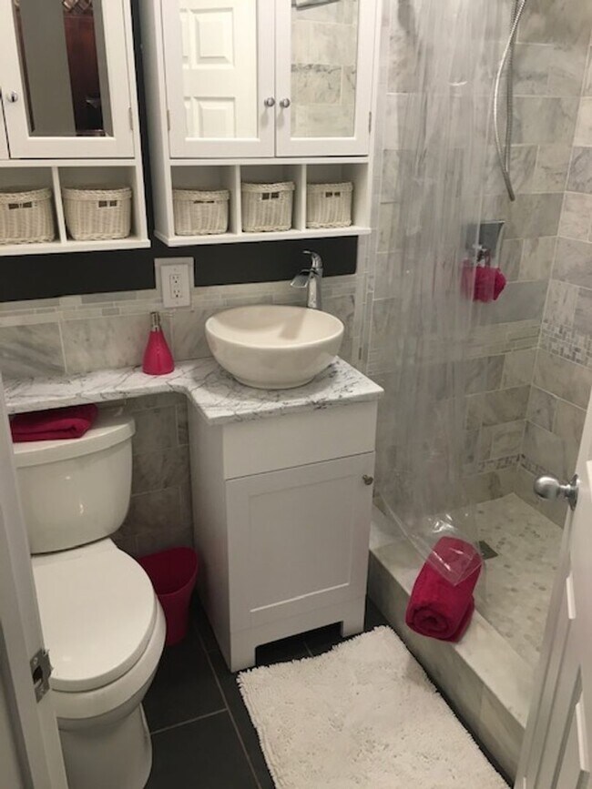 Photo - Updated Studio/1 BA