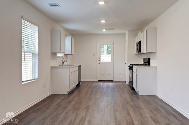 Photo - 17584 Rosewood Manor Ln
