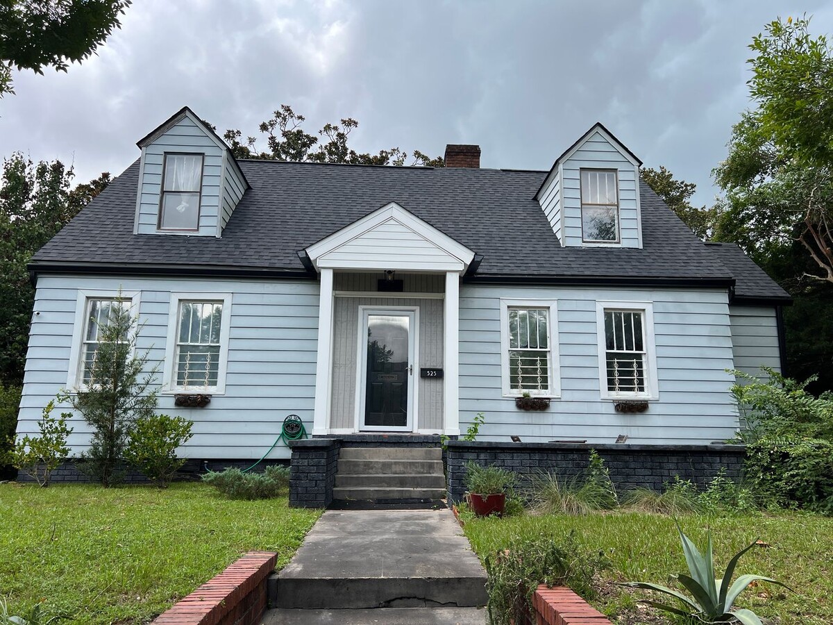 Charming bungalow downtown - Charming bungalow downtown House