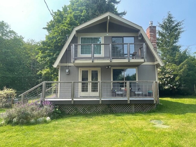 Photo - Nicely Maintained Clinton Home with Upgrades and Fenced Yard!