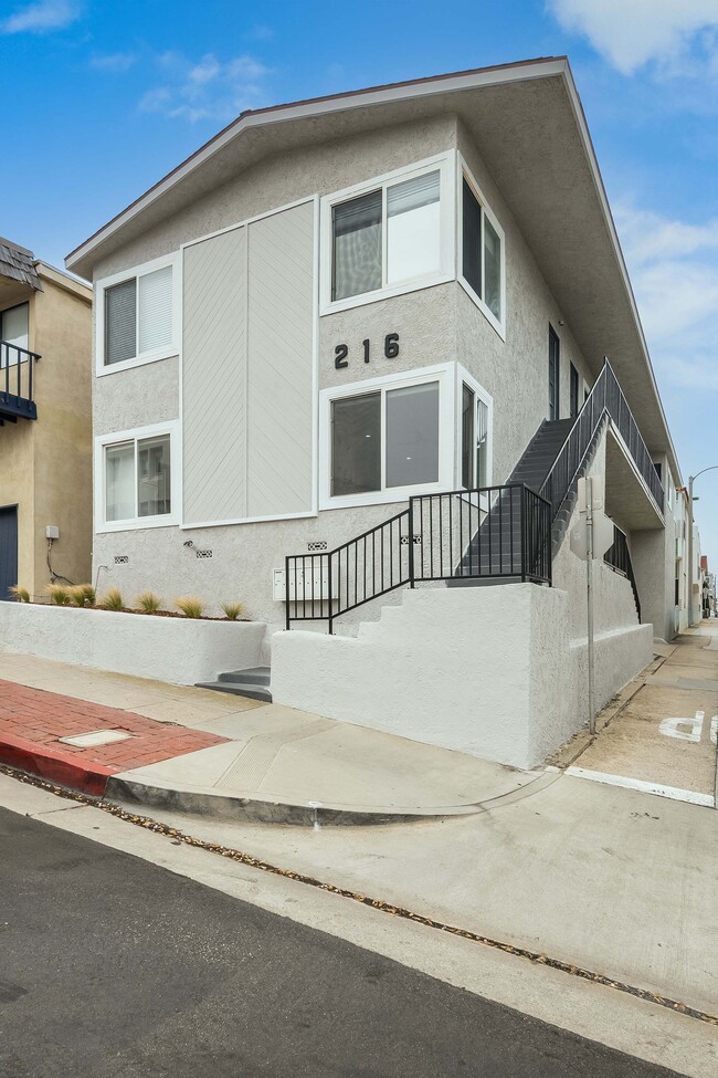Front of Building - 216 Rosecrans Ave Apartamentos Unidad A