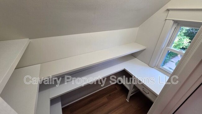 Photo - 617 E 8th St Unit 2