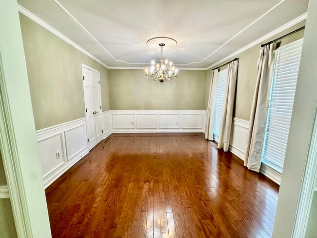 Photo - 527 Brandermill Rd