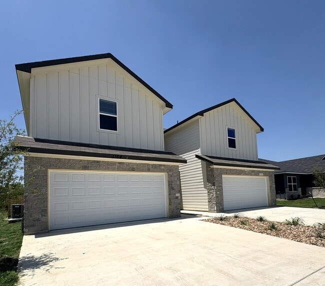 Photo - 1154 Lindsey Dr Apartments