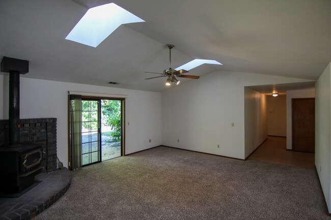Photo - 3 Bedroom Home for Rent in Redding CA | Office, RV Parking, Fenced Yard & 2-Car Garage