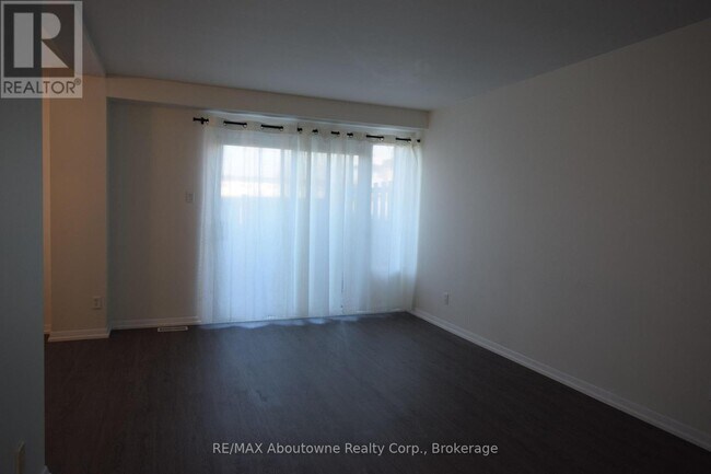 Photo - 176 Henry St Unit 25