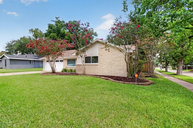 Photo - 5502 Effingham Dr