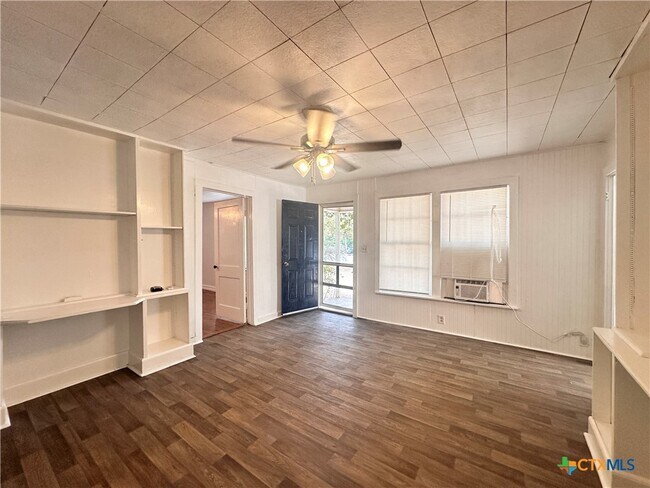 Photo - 240 W Sessom Dr