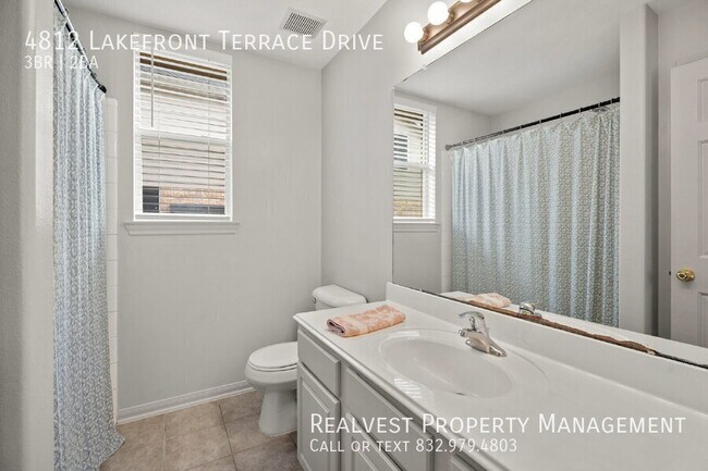 Photo - 4812 Lakefront Terrace Dr