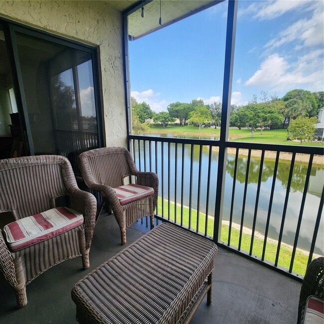 Photo - 5542 Courtyard Dr Unidad 5542 Rental