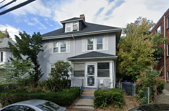Building Photo - 25 Embassy Rd Rental