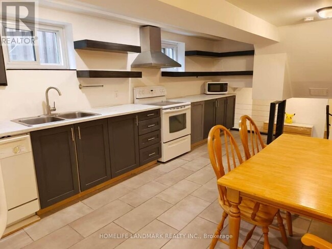 Photo - 2527 Kingsberry Crescent