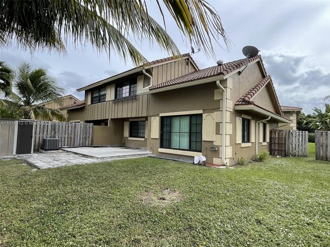 Photo - 2652 Riverside Dr