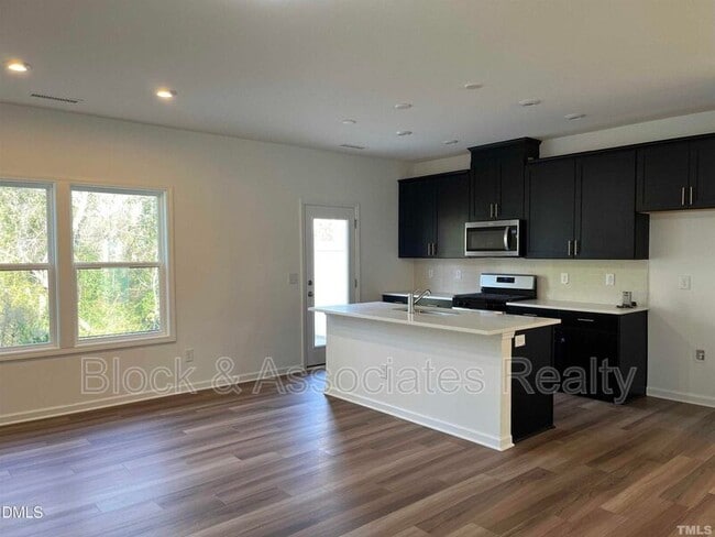 Photo - 3303 Oak Pass Dr