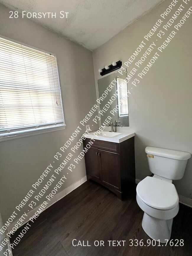 Photo - 28 Forsyth St