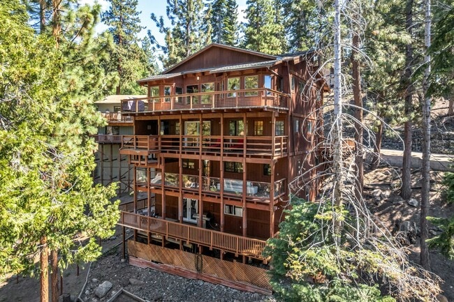 Building Photo - 638 N Martin Dr Unit C Rental