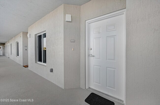 Photo - 1825 Riverside Dr Unit 204