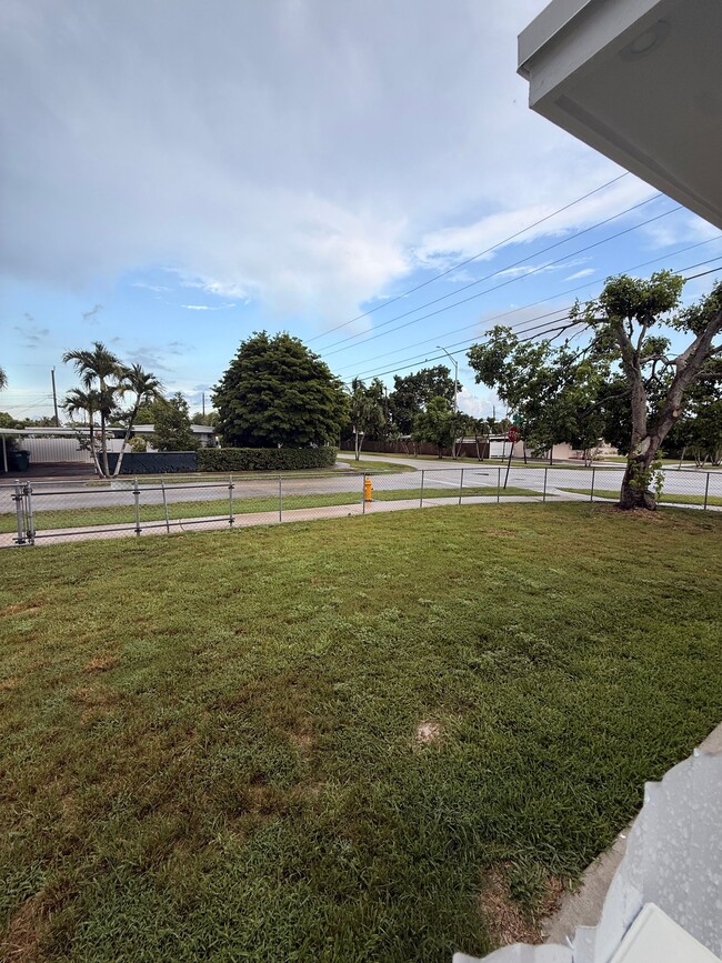 Photo - 10555 SW 32nd St Unit 10555 sw 32 St