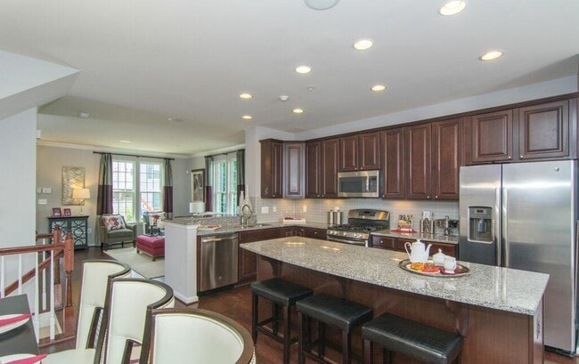 Photo - 7403 Wild Honey Way