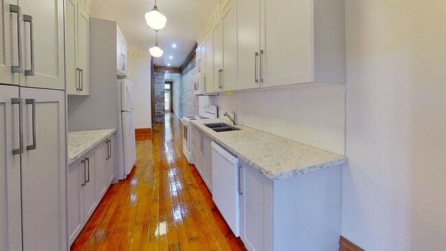 Kitchen - 71 Spadina Rd Unit 3