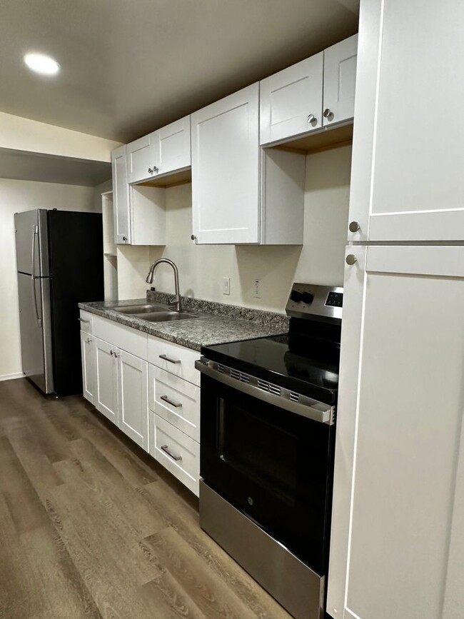 Photo - Beautiful Remodeled Studio With Private Backyard In Coolidge!