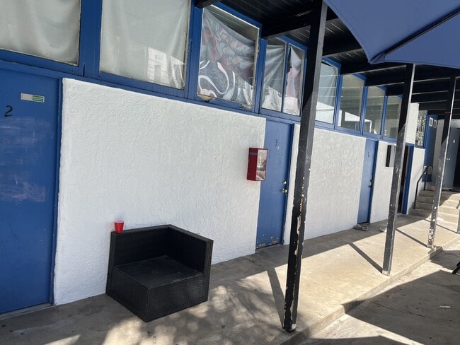 Photo - 547 Gayley Ave