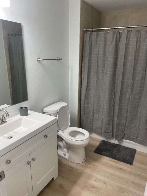 Photo - 2691 Albatross Rd N