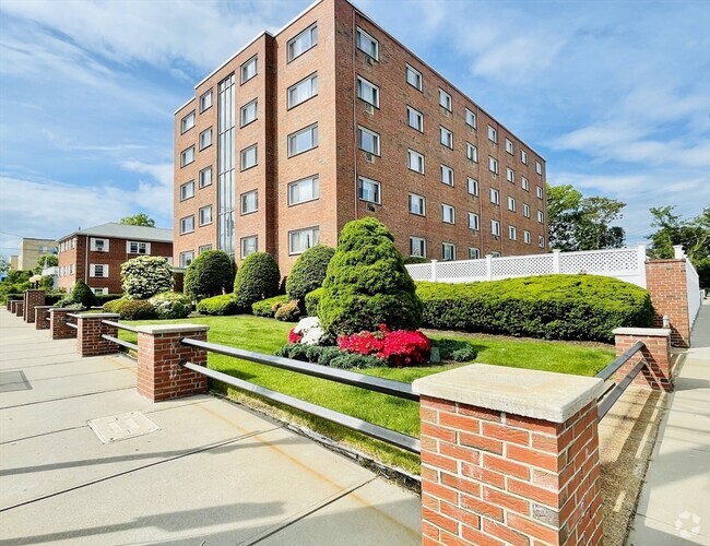 Building Photo - 215 Massachusetts Ave Unit 19 Rental