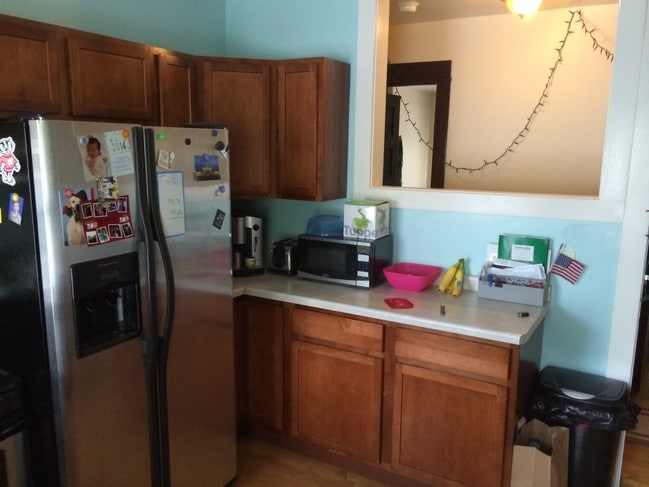 Kitchen - 601 E Johnson St Unit 2