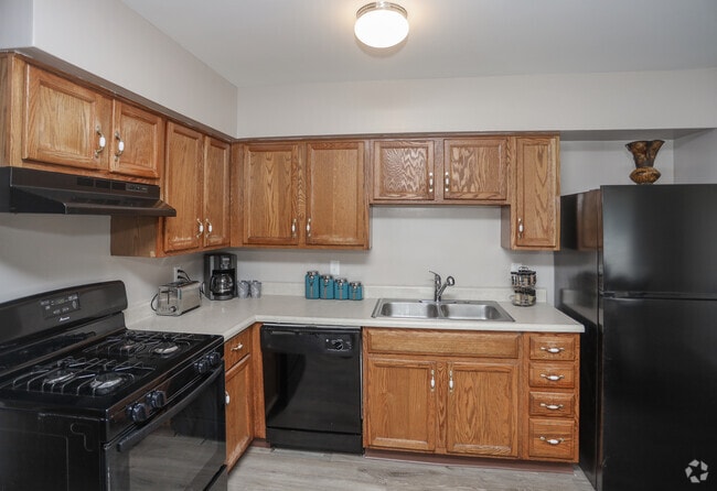 3BR, 1BA - 1035 SF - River Pointe Townhomes
