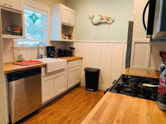Photo - 204 Sailhouse Way