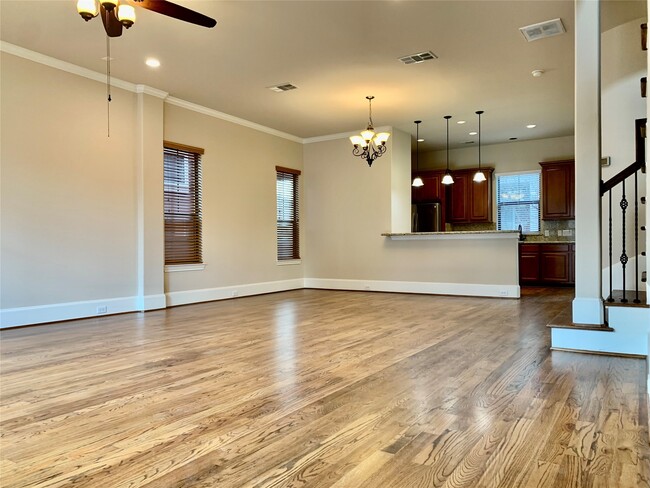 Photo - 119 W 10th St