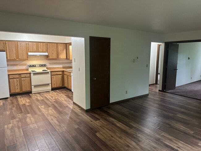 Photo - Immaculate Updated 2 Bedroom 1 bath