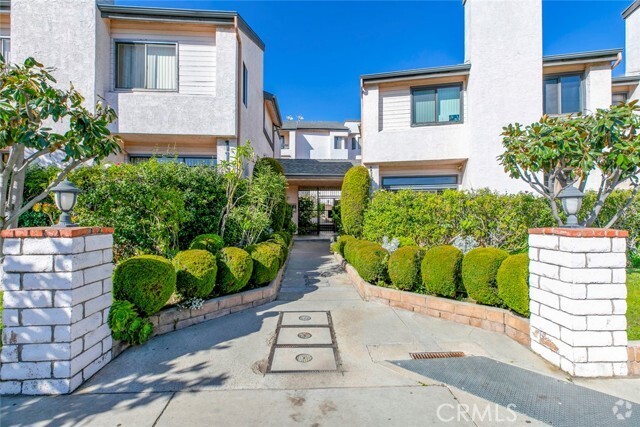 Building Photo - 11911 Magnolia Blvd Rental