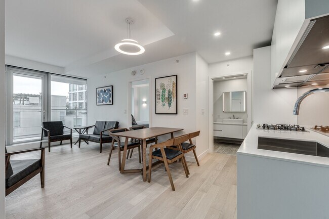 Building Photo - 1480 Howe St