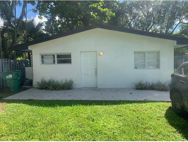 Building Photo - 7215 Sunset Dr Unit 7215 Rental