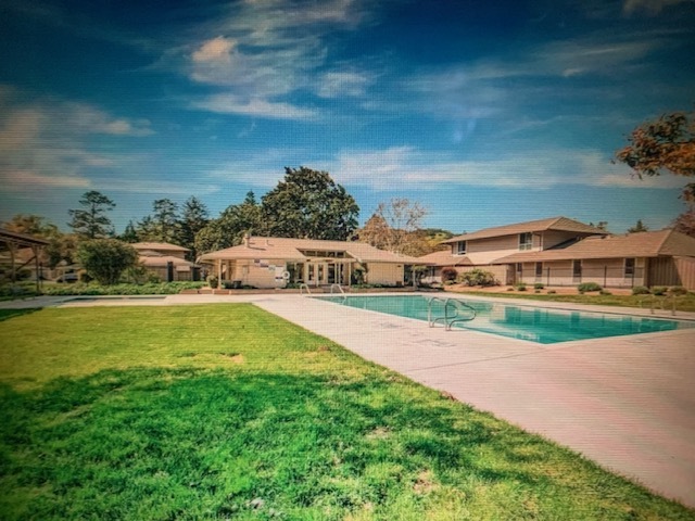 Pool, hot tub and club house - 219 Roundtree Way Townhome