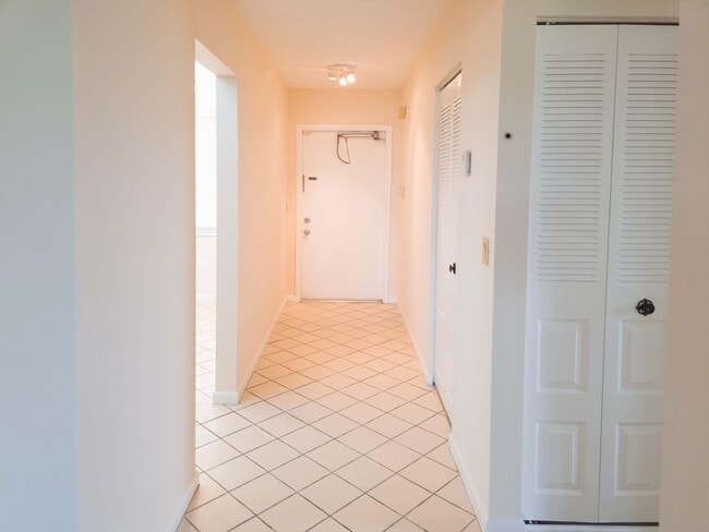 Photo - 24 Abbey Ln Unit 301