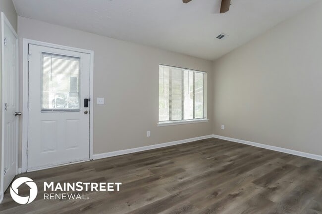 Photo - 8415 N Pond Ct