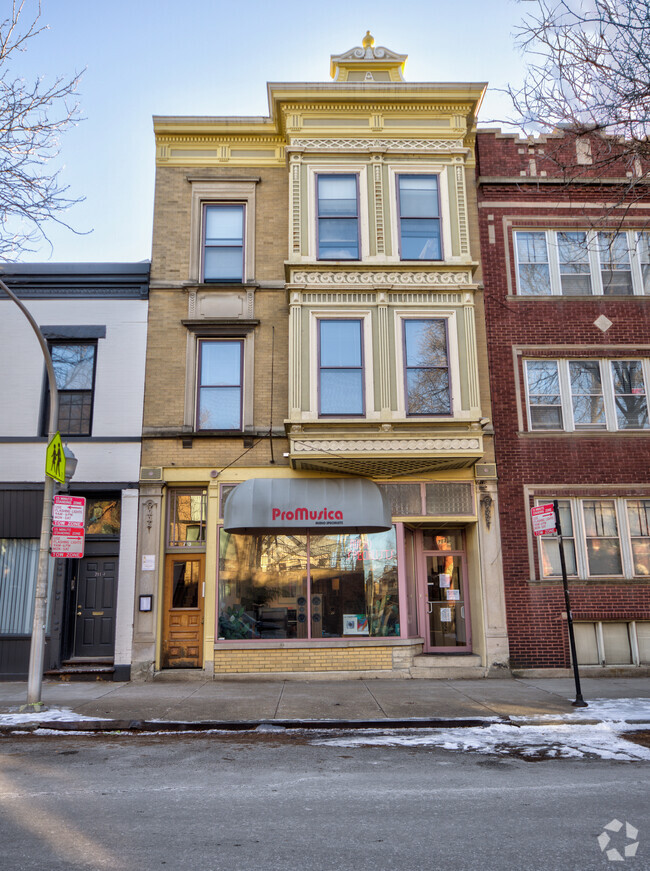 Building Photo - 713 W. Wrightwood Unit 713-2F Rental