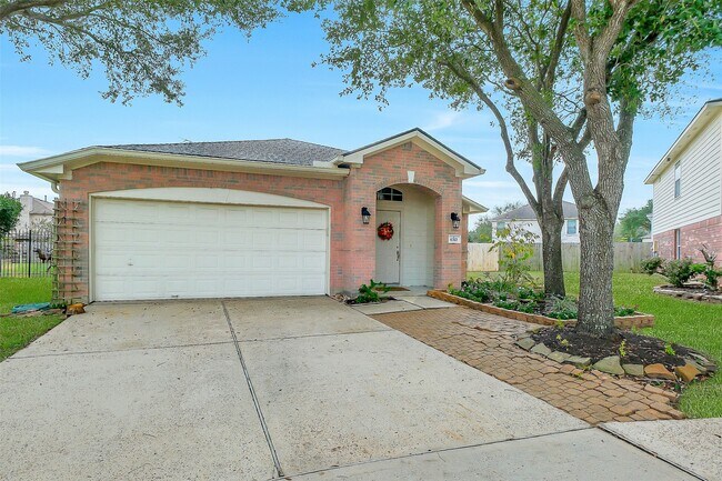 Photo - 6310 Macquarie Dr