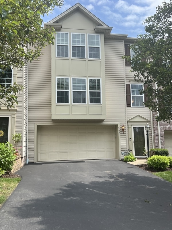 Photo - 2048 Michael Dr House