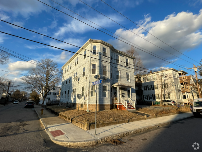 Building Photo - 12 Orange St Unit 2W Rental