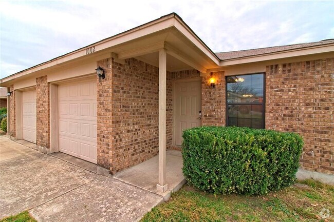 Building Photo - 1002 Drover's Cove Rental