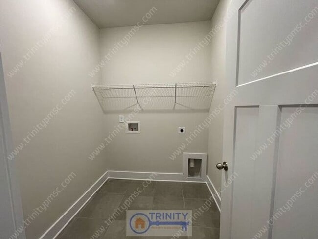 Photo - Beautiful and spacious! Ready for move in!