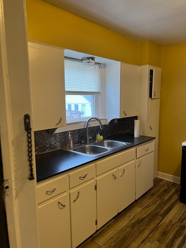 Photo - 1479 Canadian Ave Unit 1