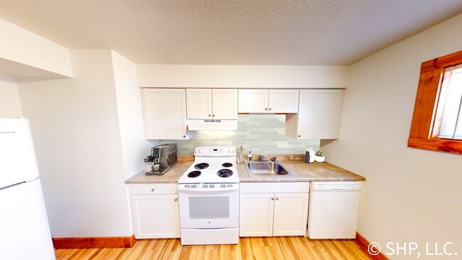 Photo - 1221 W Washington St Apartment Unit 2