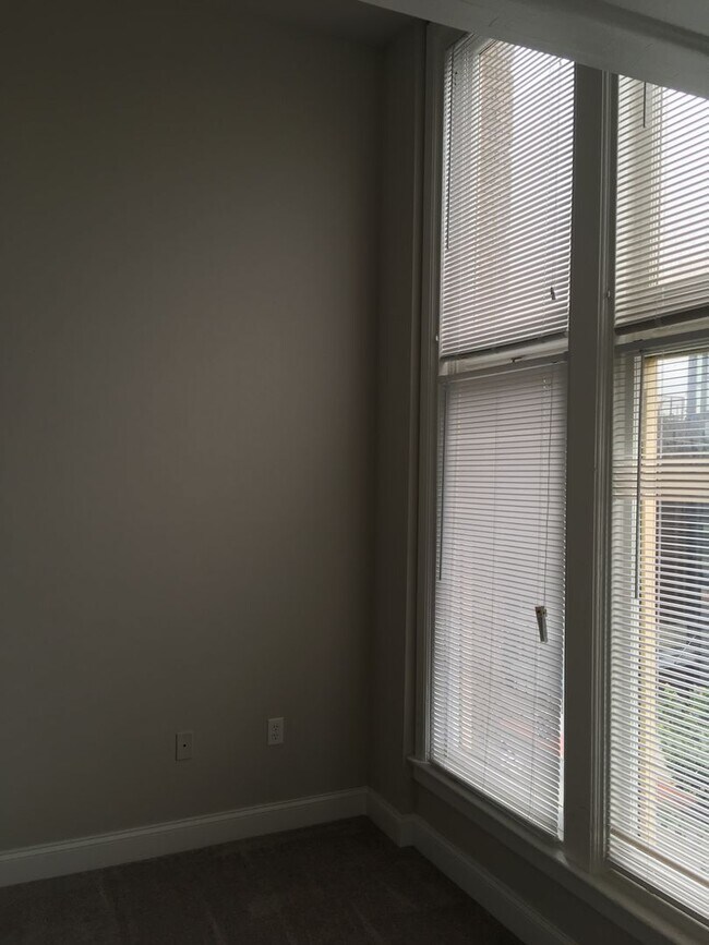 Photo - 238 N George St Unidad 201