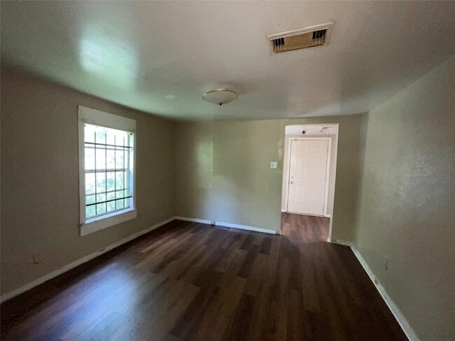 Photo - 4827 Shreveport Blvd