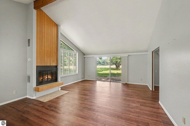 Photo - 981 Meadowbrook Dr
